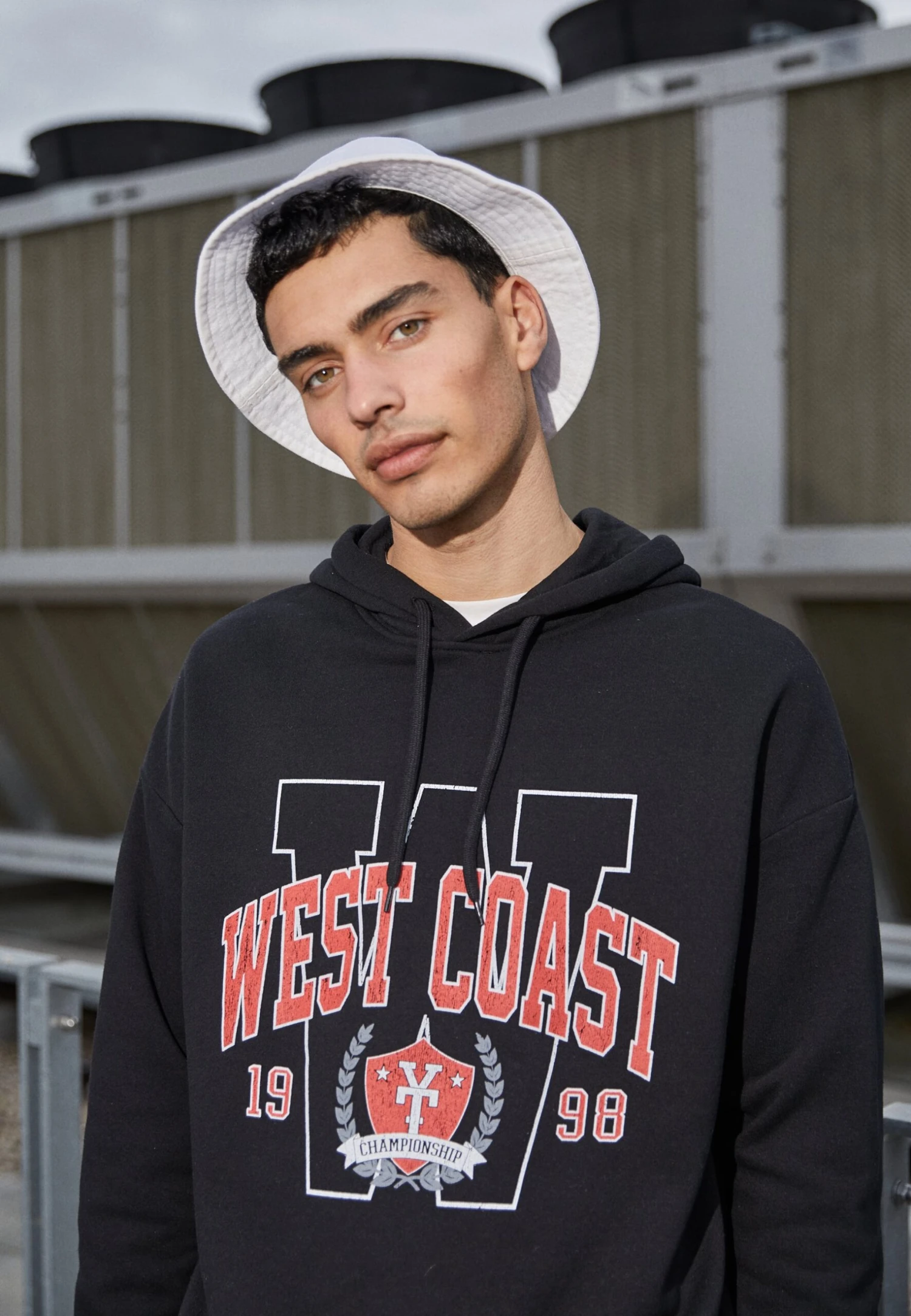 YOURTURN Sweatshirt - Black 5 YOURTURN Sweatshirt - Black – Image 3