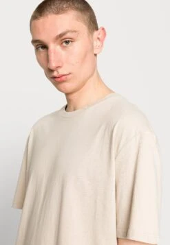 YOURTURN Unisex 5 Pack - T-Shirt Basique - Dark Grey/White/Beige -Vêtements Soldes 1ff81c02e3974b36b3df2f96840a35da