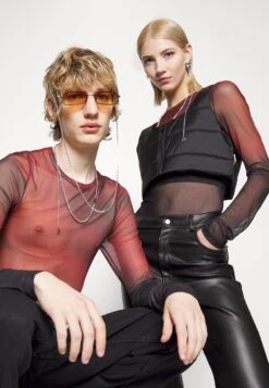 YOURTURN Unisex - T-Shirt À Manches Longues - Red -Vêtements Soldes 2ce283cda1134ef3b438bb9794367f44