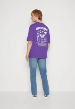 YOURTURN Nostalgia Future Tee Unisex - T-Shirt Imprimé - Purple -Vêtements Soldes 2d839d25c2b84fd3af3e4aec65254a06