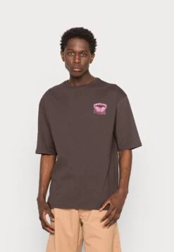 YOURTURN Nostalgia Future Tee Unisex - T-Shirt Imprimé - Brown 9 YOURTURN Nostalgia Future Tee Unisex - T-Shirt Imprimé - Brown -Vêtements Soldes 36f7e96f8ea14564abd417ba45e7ff27