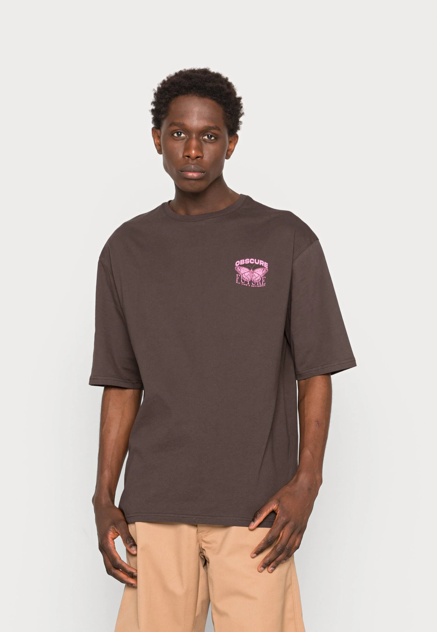 YOURTURN Nostalgia Future Tee Unisex - T-Shirt Imprimé - Brown 5 YOURTURN Nostalgia Future Tee Unisex - T-Shirt Imprimé - Brown – Image 3