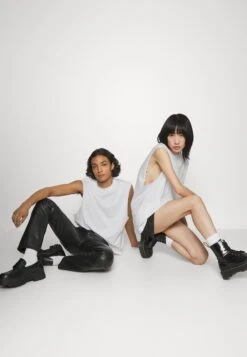 YOURTURN Unisex 2 Pack - Débardeur - White, Black -Vêtements Soldes 454f5b6a03a549969563e4cd64163461