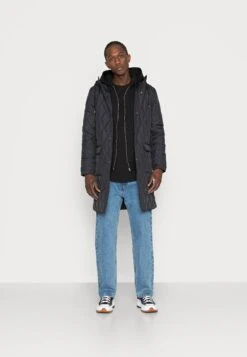 Vêtements Soldes -Vêtements Soldes 4d897eeddeda461c82d8fbc4c4d91d4f