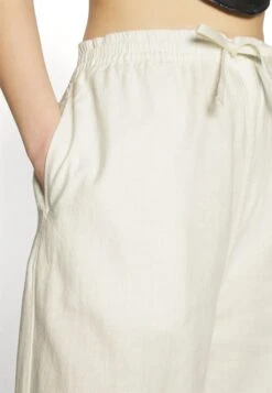 YOURTURN Genderless Parachute Unisex - Pantalon Classique - White 13 YOURTURN Genderless Parachute Unisex - Pantalon Classique - White -Vêtements Soldes 550eb4063f7e4f1cbca9890550f66ec1