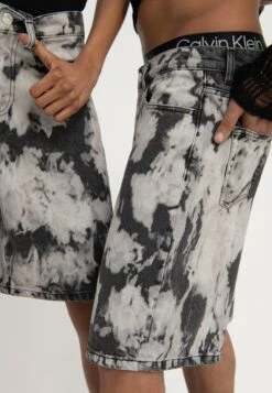 YOURTURN Unisex - Short En Jean - Black Denim 11 YOURTURN Unisex - Short En Jean - Black Denim -Vêtements Soldes 6f57c0c64b7d40299b512707a370f88a