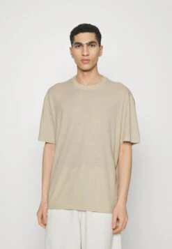 YOURTURN Unisex 2 Pack - T-Shirt Basique - Offwhite/Light Green 11 YOURTURN Unisex 2 Pack - T-Shirt Basique - Offwhite/Light Green -Vêtements Soldes 8890b013758943de8d726c3801ba5681