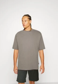 YOURTURN 3Pack Unisex - T-Shirt Basique - Grey/Purple/Black 12 YOURTURN 3Pack Unisex - T-Shirt Basique - Grey/Purple/Black -Vêtements Soldes 8b77cf9e679340c08f0c97a76430611d