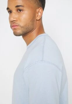 YOURTURN Unisex - T-Shirt Basique - Blue 17 YOURTURN Unisex - T-Shirt Basique - Blue -Vêtements Soldes 9477b86a78aa4b5391d459b4384f95f8