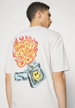 YOURTURN Unisex - T-Shirt Imprimé - Grey 11 YOURTURN Unisex - T-Shirt Imprimé - Grey -Vêtements Soldes 9a63931ac9fc4ca995d4d5d69011bdf0