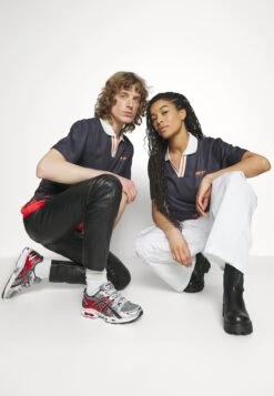 YOURTURN Unisex - Polo - Black -Vêtements Soldes 9ba93b2a214d4d7fa70de4e96441cad0