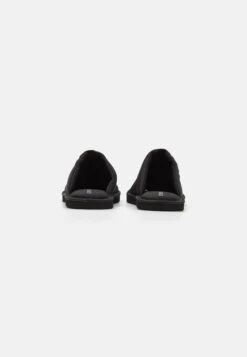 YOURTURN Unisex - Chaussons - Black -Vêtements Soldes a35d6f2c4b0d4603bf31b8659dc70b71