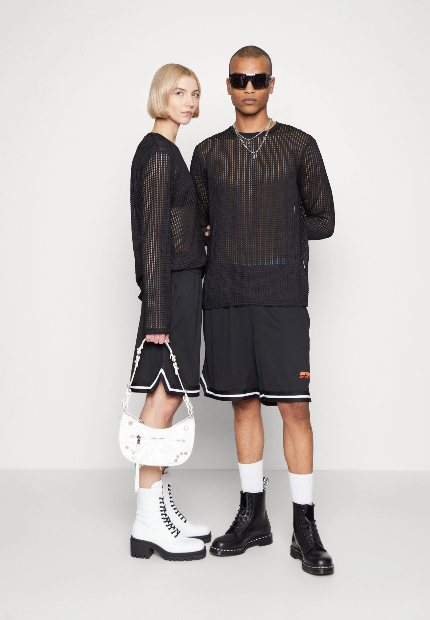 YOURTURN Unisex - Short - Black 4 YOURTURN Unisex - Short - Black – Image 2