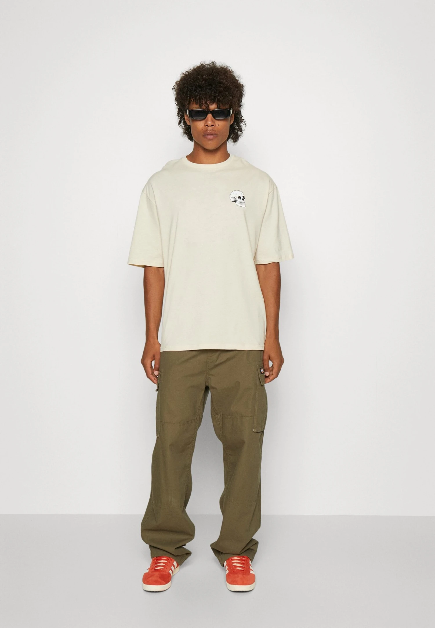 YOURTURN Skull Graphic - T-Shirt Imprimé - Beige 4 YOURTURN Skull Graphic - T-Shirt Imprimé - Beige – Image 2