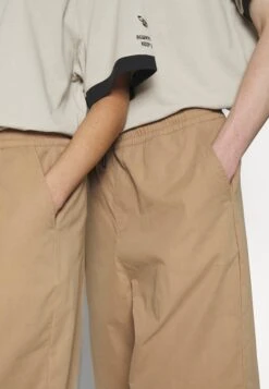 YOURTURN Genderless Parachute - Short - Brown -Vêtements Soldes ad5b933259074bd2b8a2edc947805f80