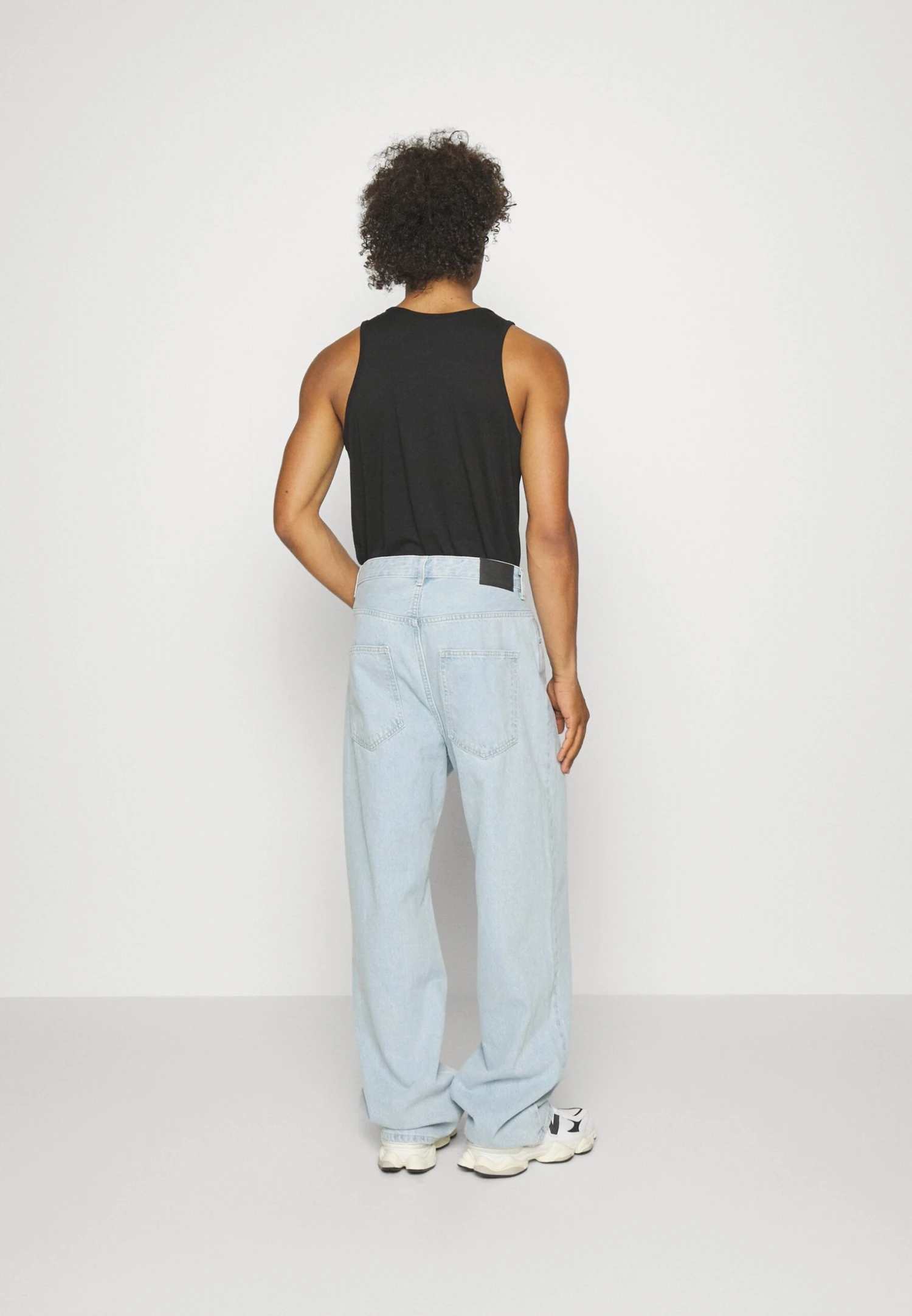 YOURTURN Baggy Jeans Unisex - Jean Boyfriend - Light Blue Denim 5 YOURTURN Baggy Jeans Unisex - Jean Boyfriend - Light Blue Denim – Image 3