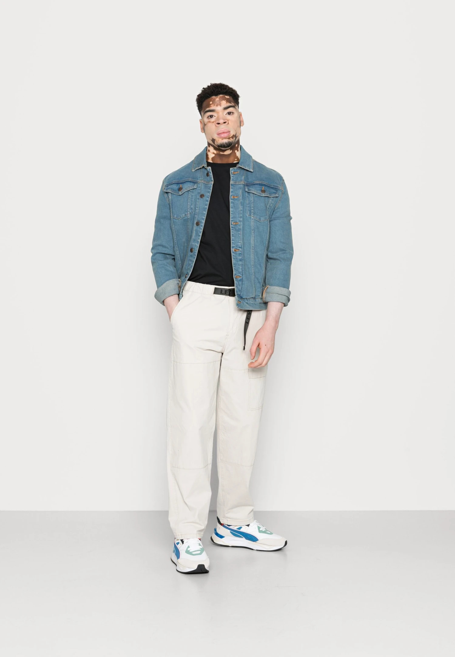 YOURTURN Graphic T-Shirt Beyond Unisex - T-Shirt Imprimé - Black 4 YOURTURN Graphic T-Shirt Beyond Unisex - T-Shirt Imprimé - Black – Image 2