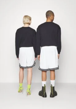 YOURTURN Unisex - Short - White -Vêtements Soldes e54f457ef8e24e7c9a840a567120bedd