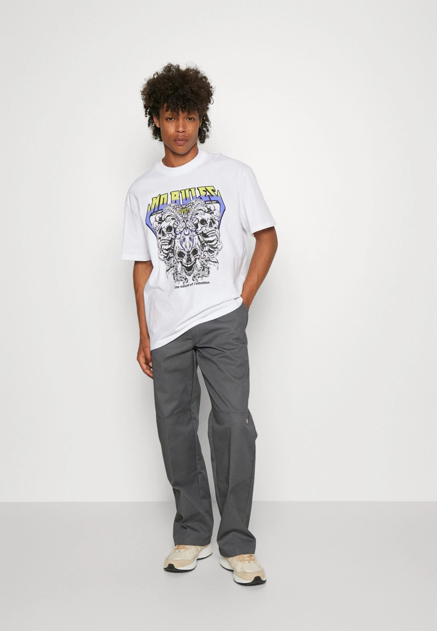 YOURTURN Rule Skull Graphic Tee Unisex - T-Shirt Imprimé - White 4 YOURTURN Rule Skull Graphic Tee Unisex - T-Shirt Imprimé - White – Image 2