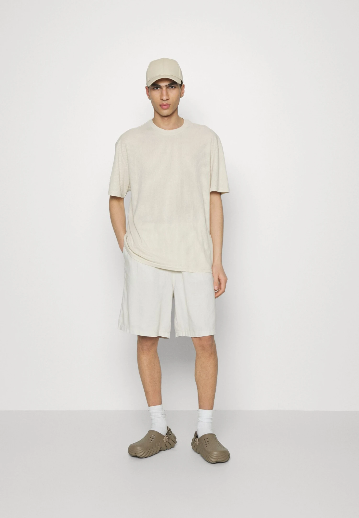 YOURTURN Unisex 2 Pack - T-Shirt Basique - Offwhite/Light Green 3 YOURTURN Unisex 2 Pack - T-Shirt Basique - Offwhite/Light Green